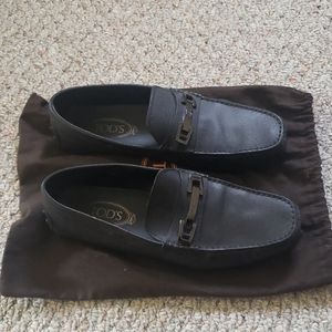 mens Todd's driving shoes in black leather.